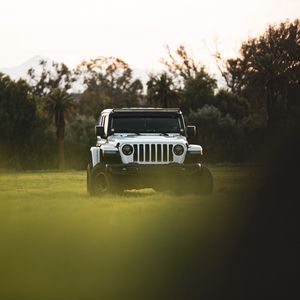 Превью обои jeep wrangler, jeep, машина, внедорожник, белый