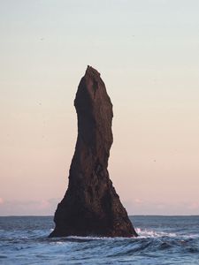 Превью обои камень, море, небо, лето