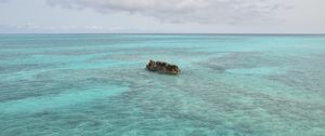 Превью обои камень, море, природа, минимализм