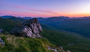 Превью обои камень, склон, трава, долина, горы