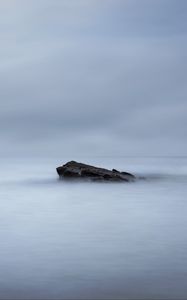 Превью обои камень, вода, туман, минимализм