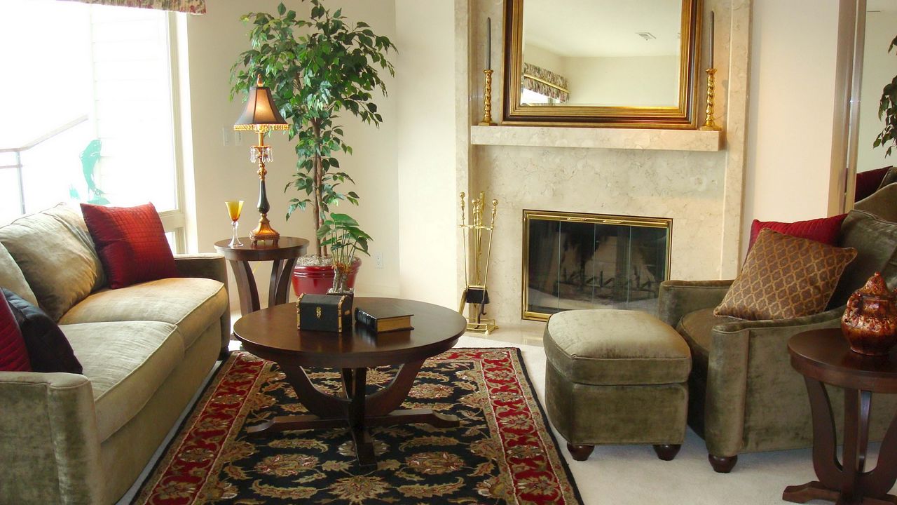 Обои камин, пример, интерьер, гостиная, диван, кресло
