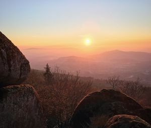 Превью обои камни, деревья, холмы, пейзаж