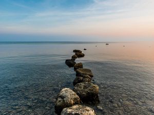 Превью обои камни, галька, море, горизонт, небо