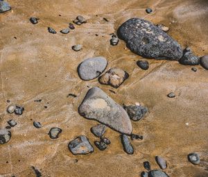 Превью обои камни, галька, песок, пляж