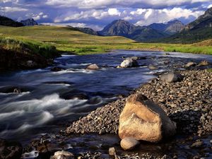 Превью обои камни, горная река, зелень, день