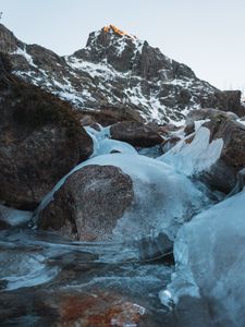 Превью обои камни, лед, гора, зима, мороз