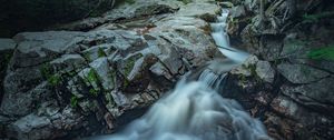 Превью обои камни, мох, водопад, природа