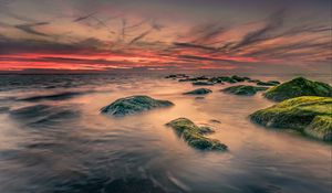 Превью обои камни, море, мох