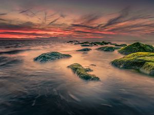 Превью обои камни, море, мох