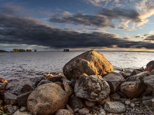 Превью обои камни, море, вода, лодка, горизонт