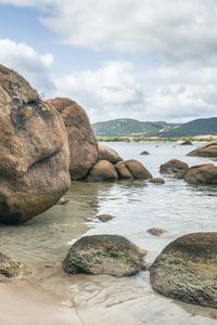 Превью обои камни, море, вода, песок, берег