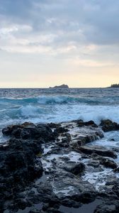 Превью обои камни, море, волны, горизонт