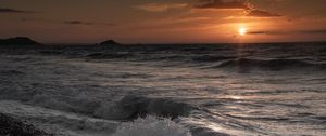 Превью обои камни, пляж, море, солнце, закат