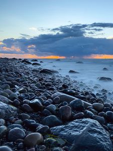 Превью обои камни, побережье, галька, море, небо