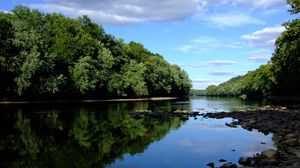 Превью обои камни, река, деревья, берега, лето, облака