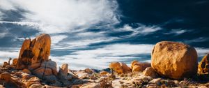 Превью обои камни, скалы, поле, облака, небо, природа