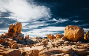 Превью обои камни, скалы, поле, облака, небо, природа