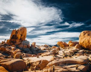 Превью обои камни, скалы, поле, облака, небо, природа