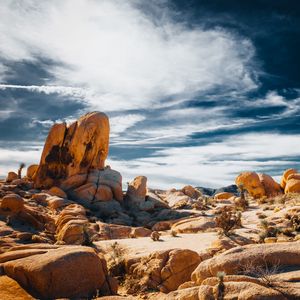 Превью обои камни, скалы, поле, облака, небо, природа