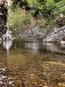 Превью обои камни, скалы, вода, прозрачная