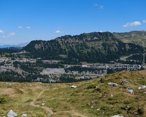 Превью обои камни, тропа, деревья, гора