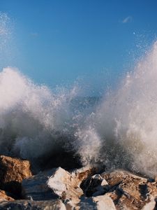 Превью обои камни, вода, брызги, волна, море, берег