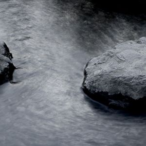 Превью обои камни, вода, река, серый