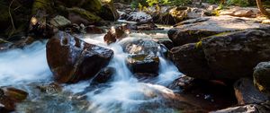 Превью обои камни, вода, ручей, деревья, природа