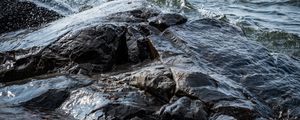 Превью обои камни, вода, волны, озеро, брызги