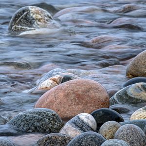 Превью обои камни, вода, волны, река, поток