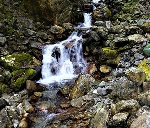 Превью обои камни, водопад, деревья, природа