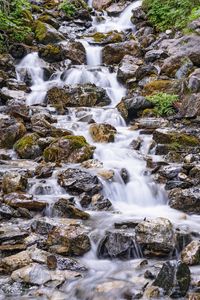 Превью обои камни, водопад, поток, вода, растения