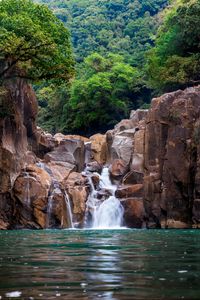 Превью обои камни, водопад, вода, природа