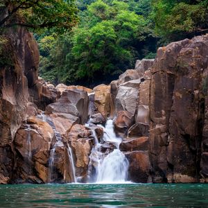 Превью обои камни, водопад, вода, природа