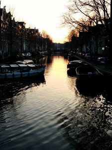 Превью обои канал, лодки, закат, амстердам, здания