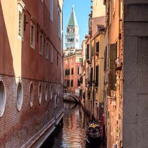 Превью обои канал, здания, мост, лодка, венеция