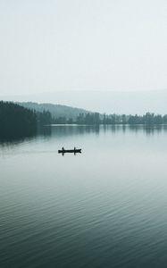 Превью обои каноэ, лодка, озеро, туман, силуэты