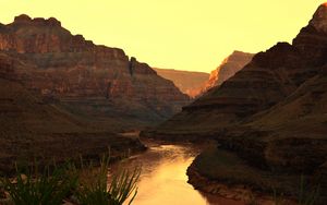 Превью обои каньон, река, закат, скалы, растения