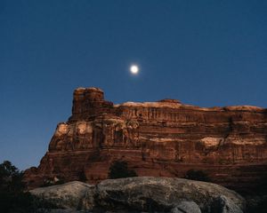 Превью обои каньон, скалы, ночь, луна, пейзаж