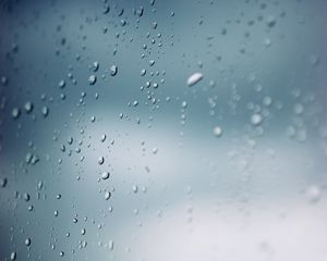Превью обои капли, стекло, макро, дождь, размытость