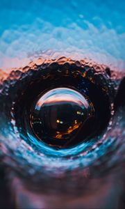 Превью обои капли, вода, отражение, иллюзия, макро