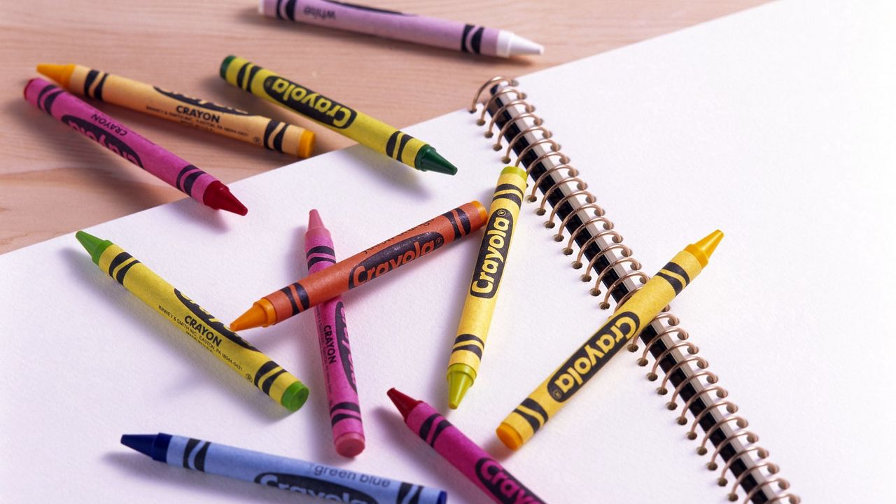 Обои карандаш, тетрадь, спираль, листы, разноцветный
