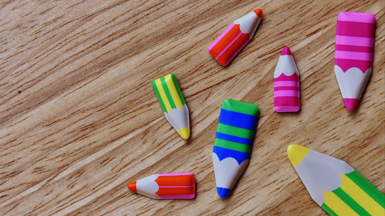 Обои карандаши, школа, разноцветные