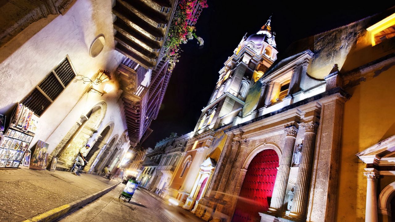 Обои картахена, колумбия, ночь, улица, архитектура