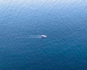 Превью обои катер, море, след