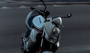 Превью обои kawasaki er-6n, kawasaki, мотоцикл, байк, серый, спортивный