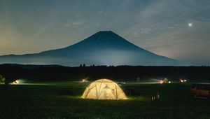 Превью обои кемпинг, палатка, горы, ночь, свечение