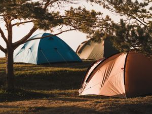 Превью обои кемпинг, палатки, деревья, отдых