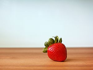 Превью обои клубника, ягода, макро, минимализм
